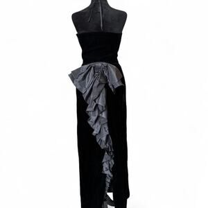 90s Vintage Strapless Black Velvet Dress – coquette ruffle formal XS/S